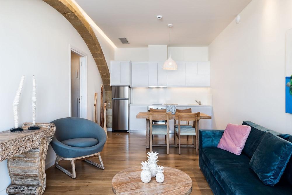 Avra Apartments Kolymbari Harbour 외부 사진