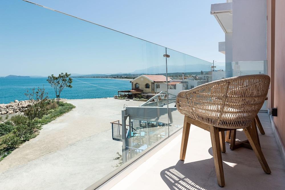 Avra Apartments Kolymbari Harbour 외부 사진